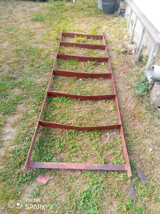 Драбина (лесніца) сталева