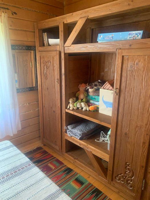 Дерев’яний будинок з панорамним видом на гори | автономне живлення