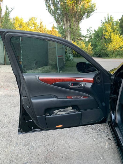 Срочно Продам Lexus LS460L