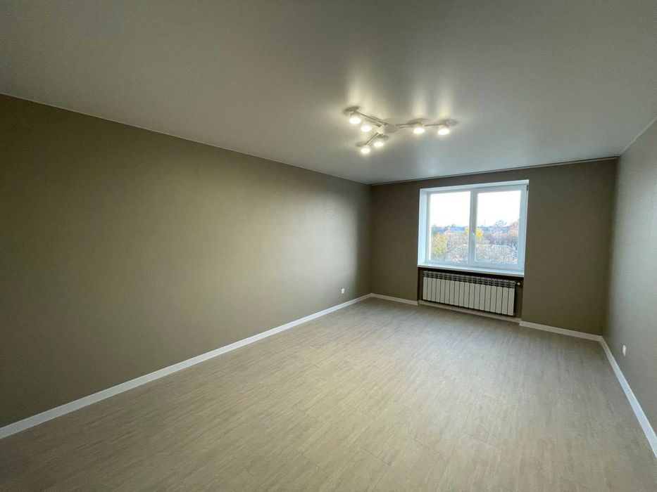 Однокімнатна в новобудові (50 м2), євроремонт, Центр міста