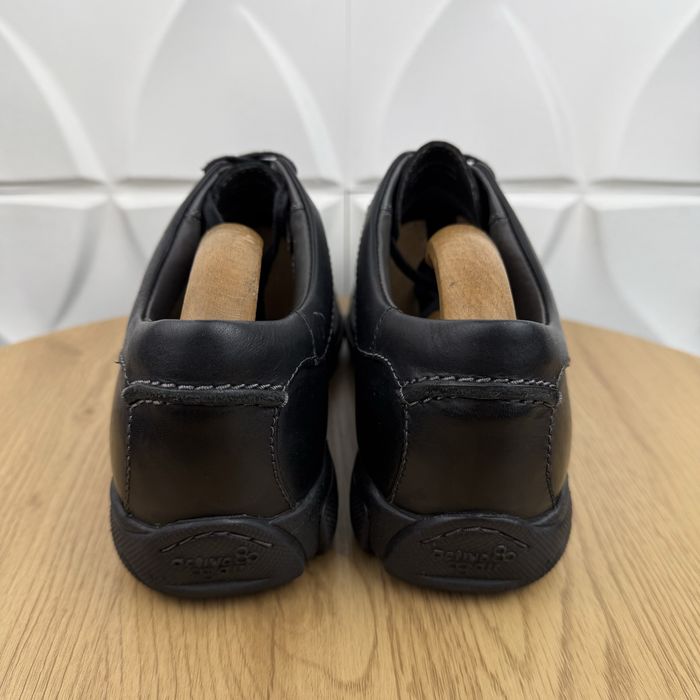 Оригінальні шкіряні туфлі Clarks air active