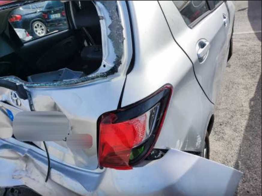 TOYOTA Yaris Salvado