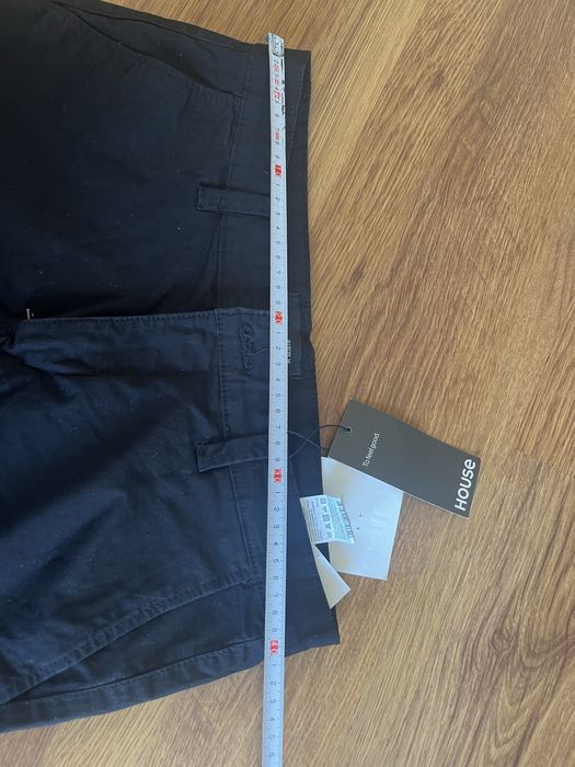 Czarne spodnie House r.M
