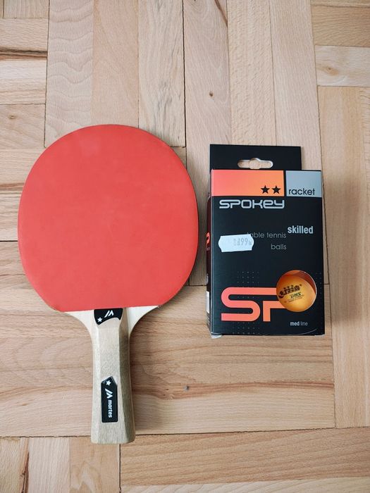 Paletka i 6 piłeczek do ping ponga