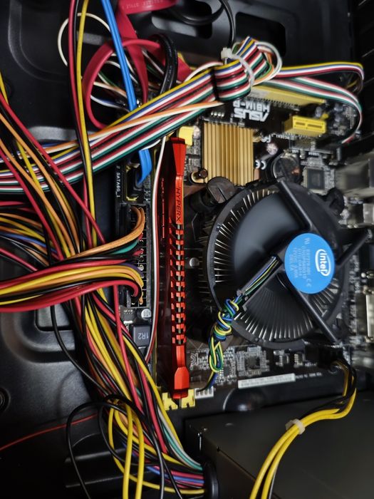 Продам оперативну пам'ять DDR3 об'єм 4 ГБ