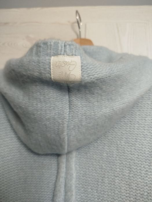 Sweter narzuta niebieski wełna