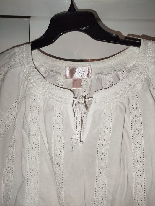 Biała haftowana tunika z  kolekcji Garden H&M