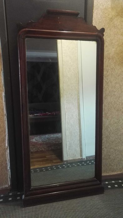 Зеркало йому сто років