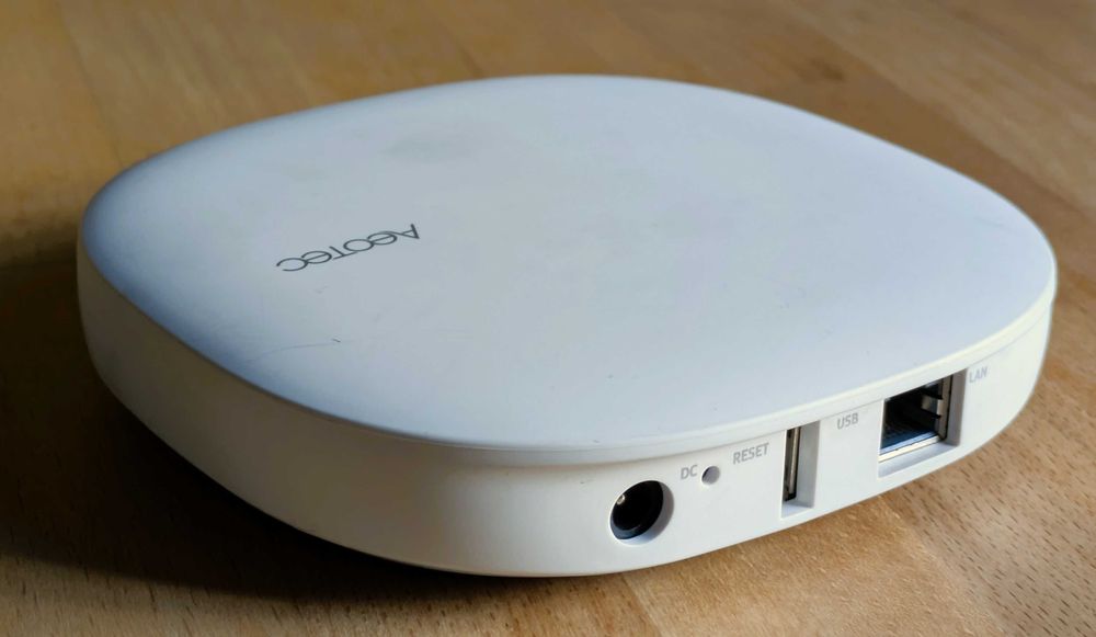 AEOTEC Smart Home Hub (SmartThings)