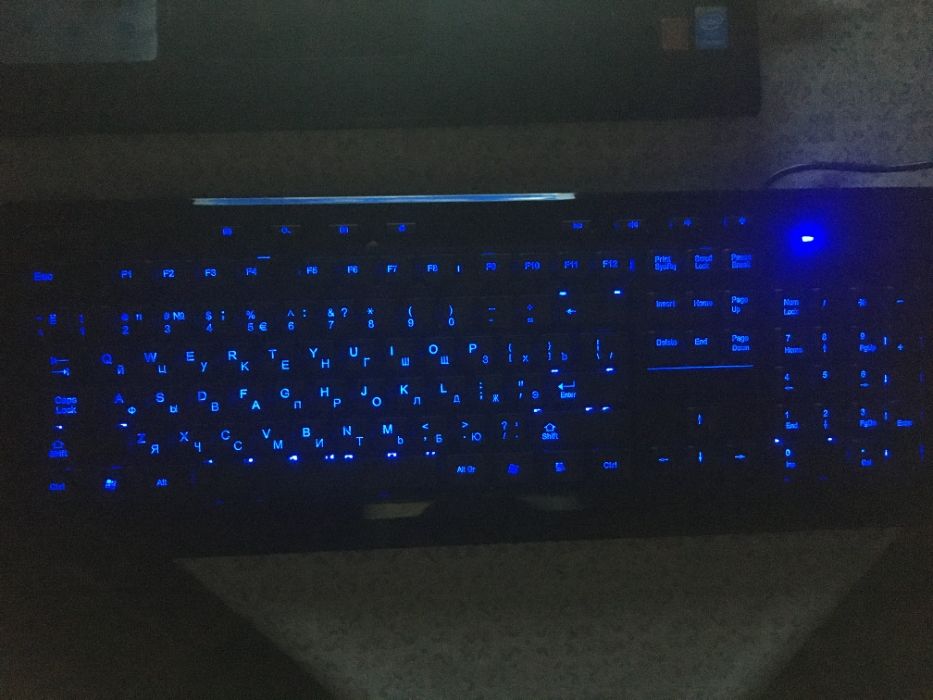 Клавиатура проводная с подсветкой новая speed link Германия !