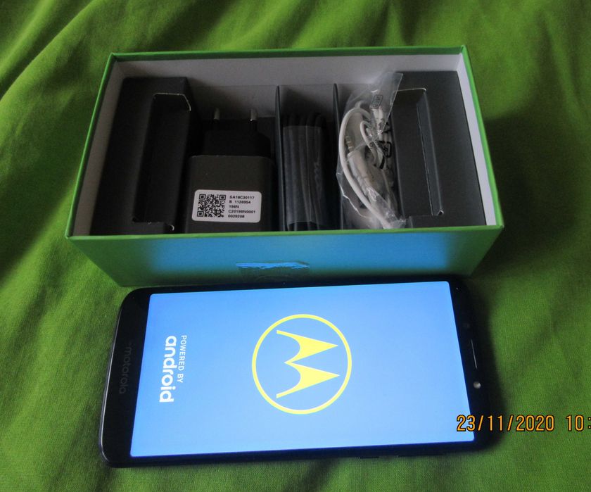 Telefon komórkowy Motorola G6 Play