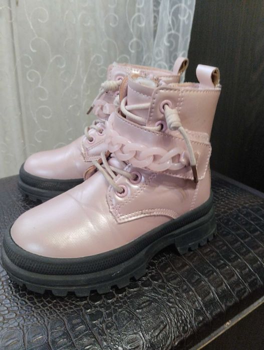 Зимові ботінки на дівчинку