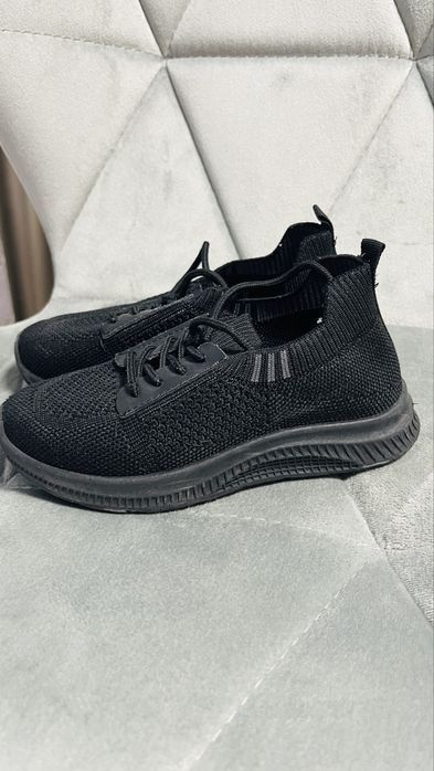 Легенькі кросівки для хлопчика