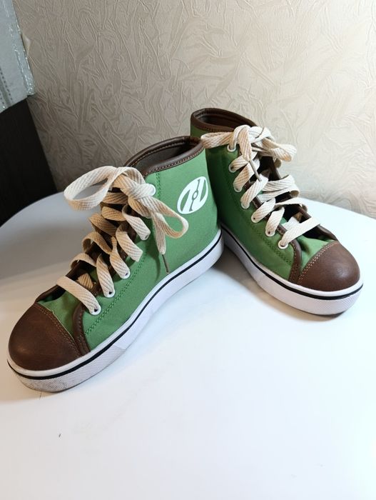 Кроссовки Heelys Star Wars Mandalorian Grogu Baby Yoda Wheeled Sneaker