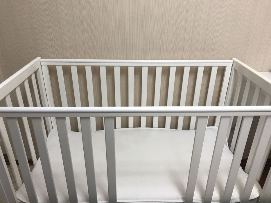 Продам дитяче ліжечко Veres ЛД-13 з маятниковим механізмом.