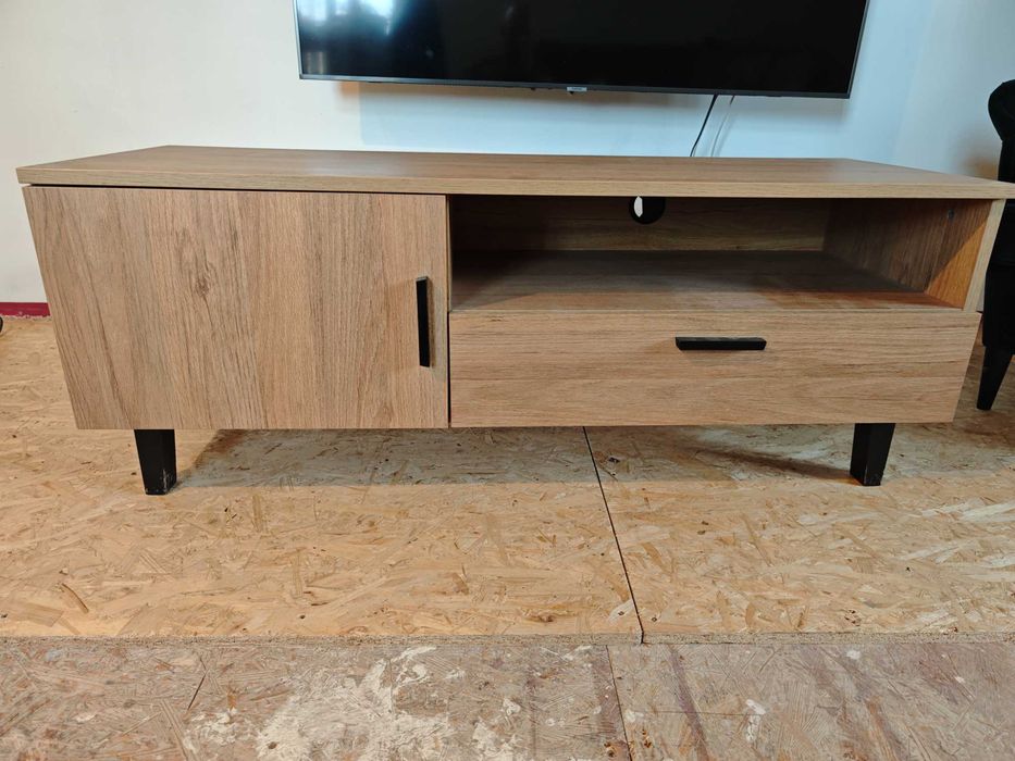 Szafka pod TV dąb naturalny firmy KONSIMO model FRISK