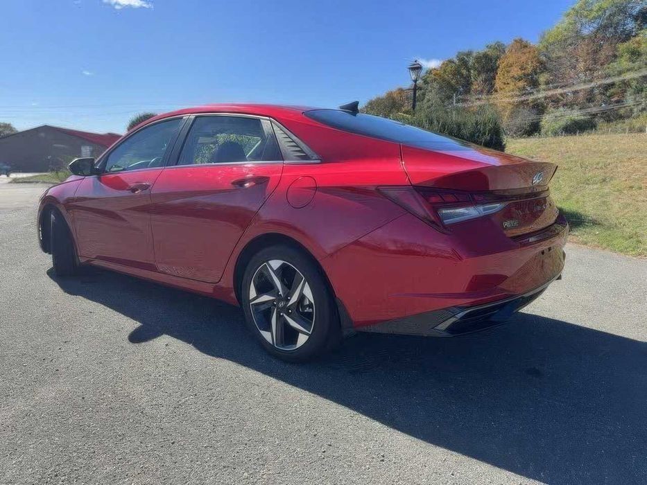 Hyundai Elantra      2023