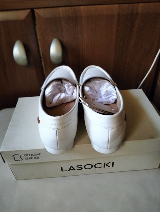 Buty skórzane białe .