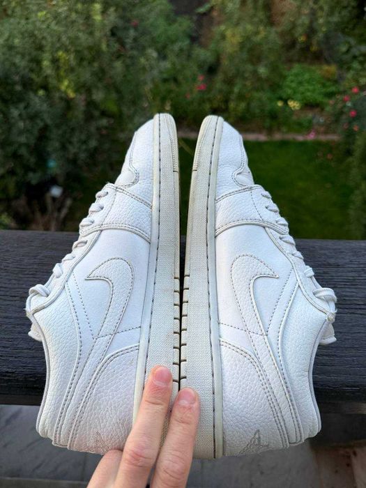 Кросівки Nike Air Jordan 1 Low (44.5)