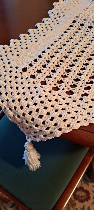 Caminho de mesa-pano feito à mão