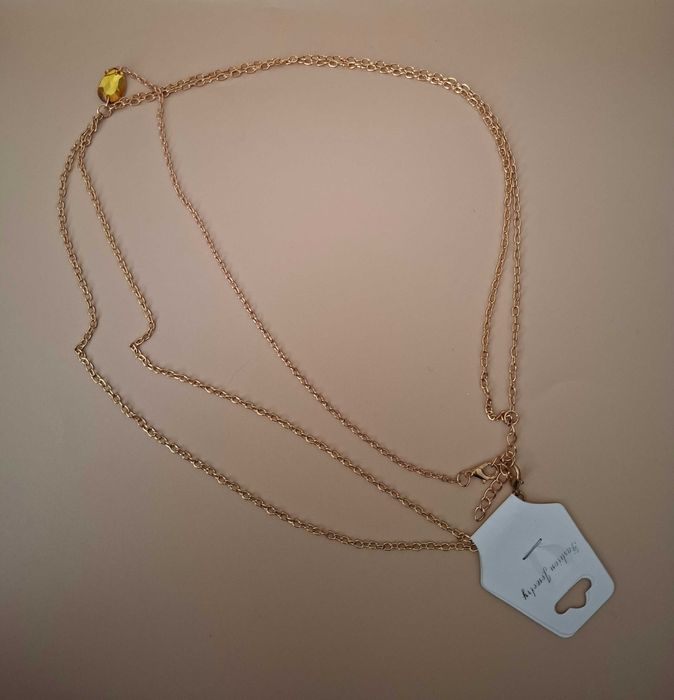 Biżuteria na głowę włosy boho łańcuszek w kolorze złota żółty oczko