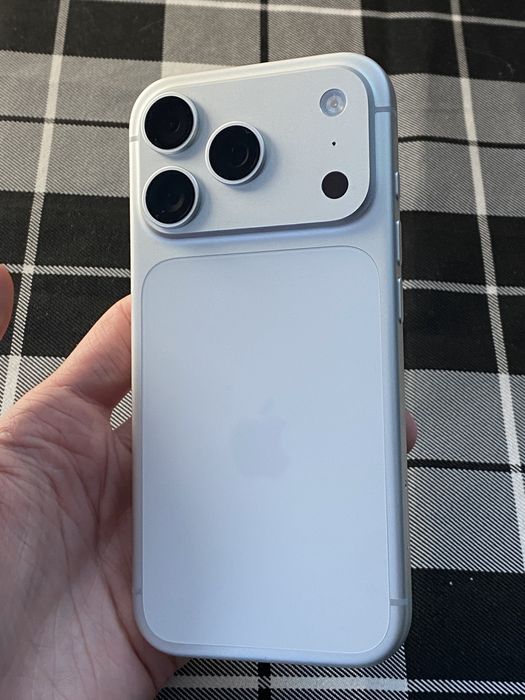 IPhone 17 pro 256GB - stan idealny, jak nowy, 100% baterii + aksesoria