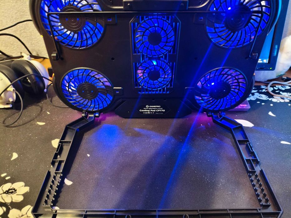 Ігрова підставка для ноутбука GamePro CP770 (6 кулерів, RGB)
