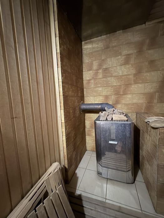 Будинок з ремонтом та бомбосховищем!