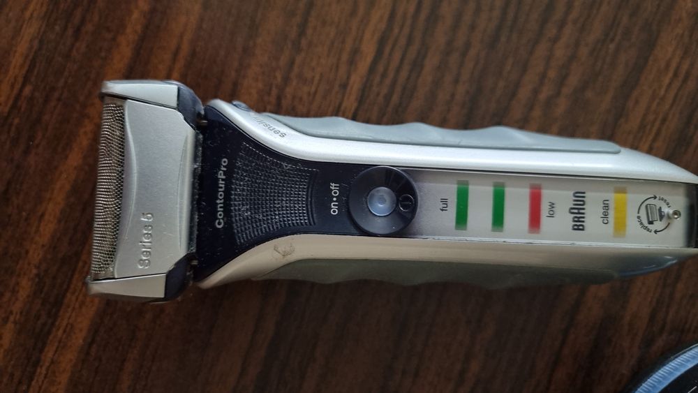 Maszynka do golenia firmy  Braun