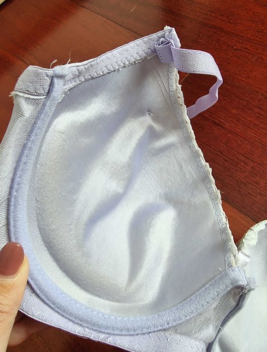 Soutien lilás e branco com renda, tamanho 90B