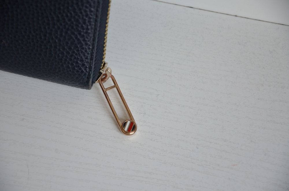 Granatowy duży  portfel Tommy Hilfiger