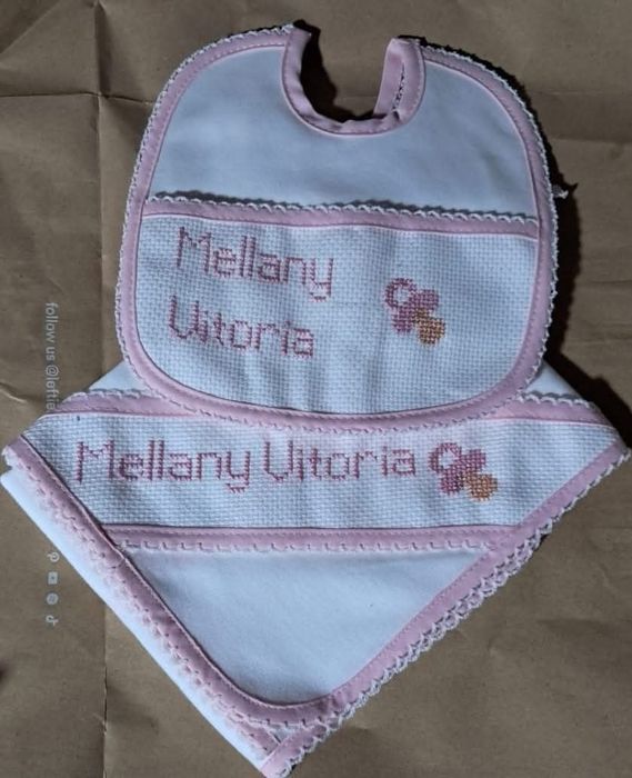 Conjunto babete e fralda