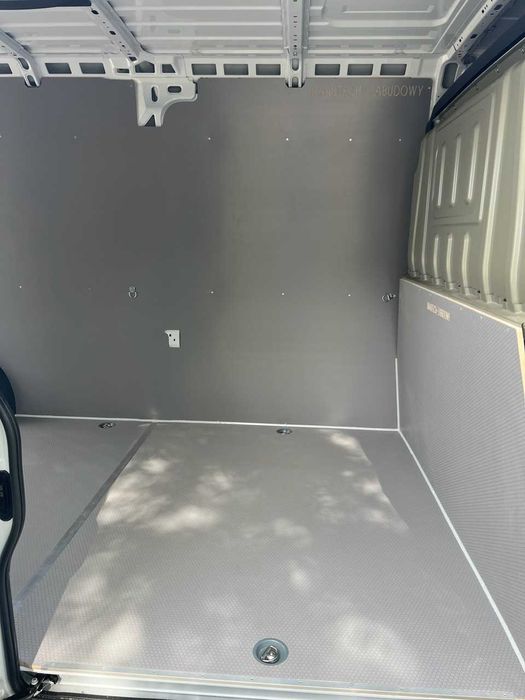 Wynajem FIAT DUCATO – bus / dostawczak / 3-osobowy / duża paka