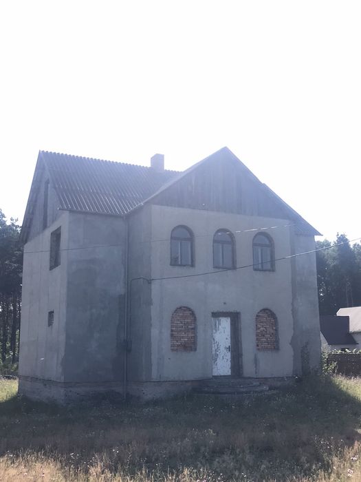 Двоповерховий будинок