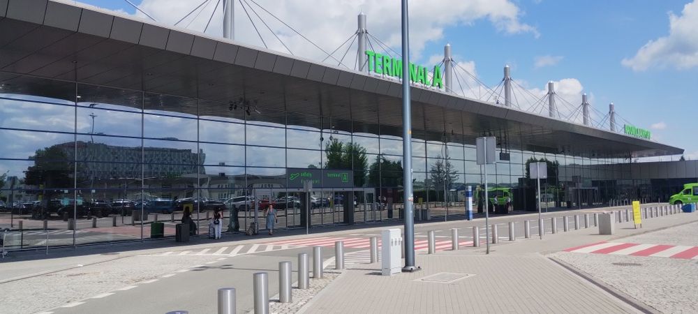 Licencjonowany przewóz osób. Niskie ceny, busy 8+1 oraz 19+1.