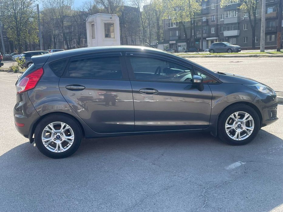 Продам Ford Fiesta 2015