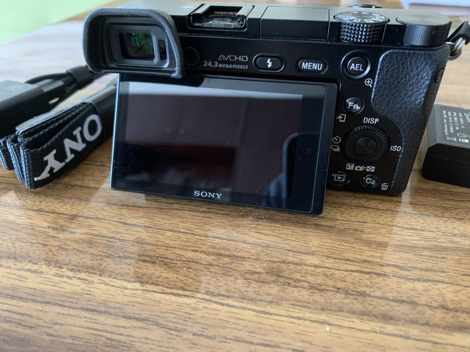 Sony A6000(body, стан близький до нового,пробіг-1555 ),або + kit