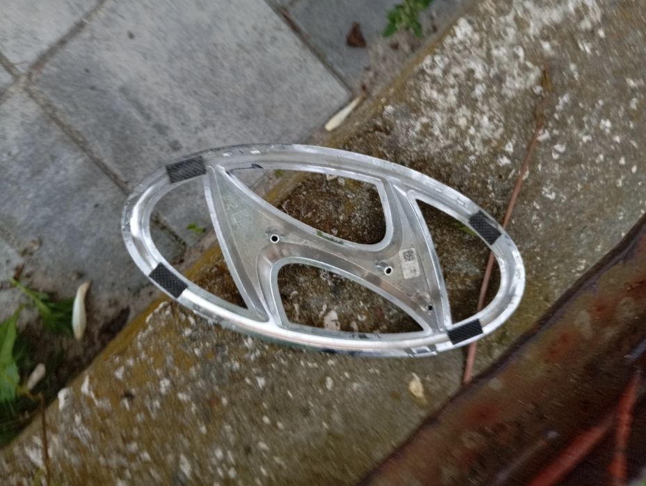 Znaczek emblemat logo przód Hyundai Tucson IV 4 Oryginał