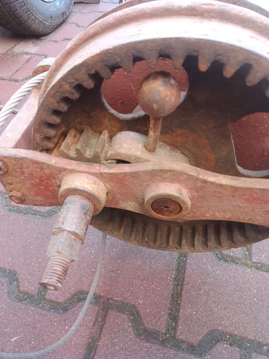 Wał do trójnóga studni