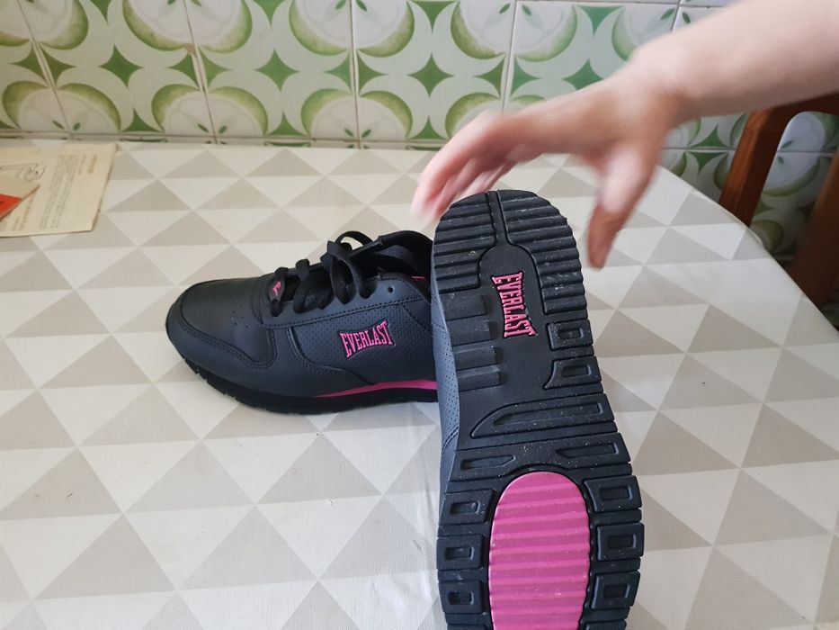 Tênis mulher 39.5 sport direct novos nunca usados
