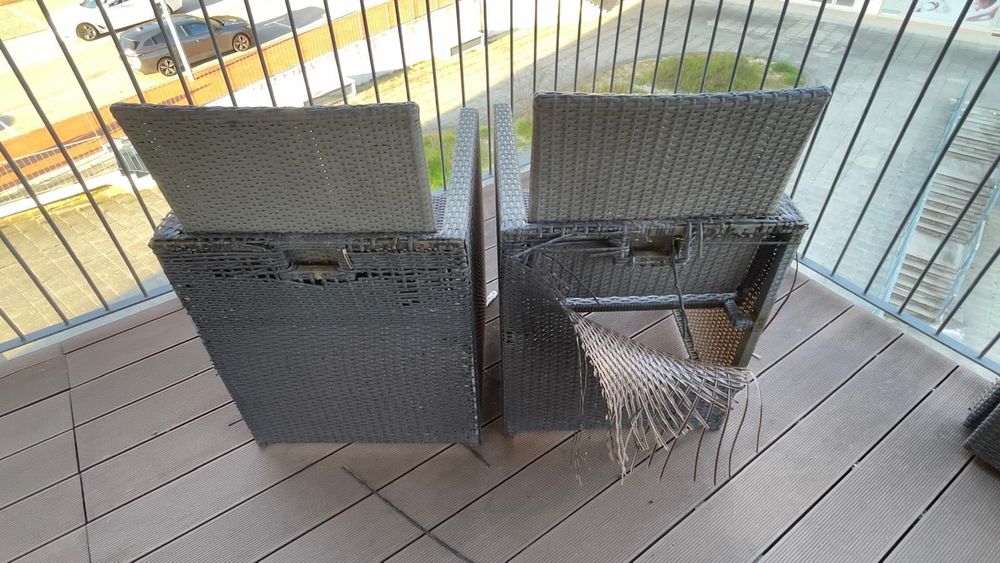 Mesa e cadeiras de exterior (para restauro)