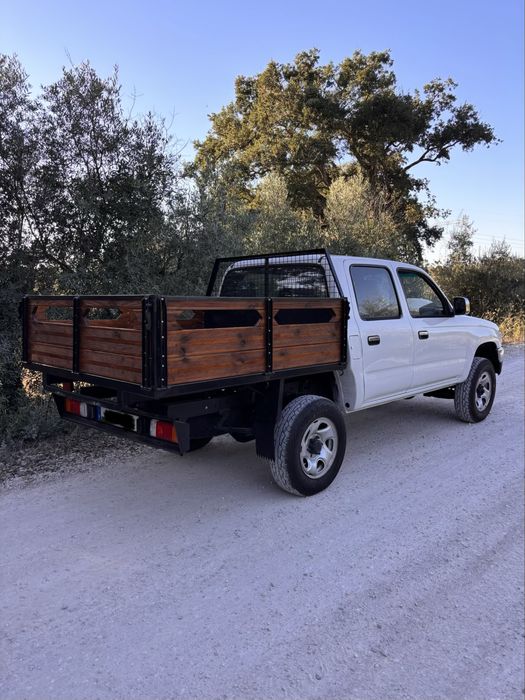 Toyota Hilux 4x4 2.4TD