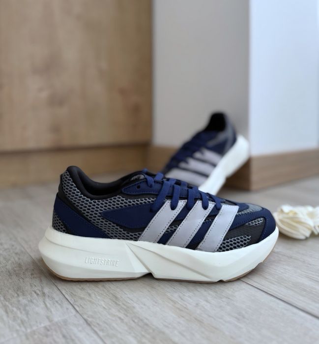 Adidas Lightblaze