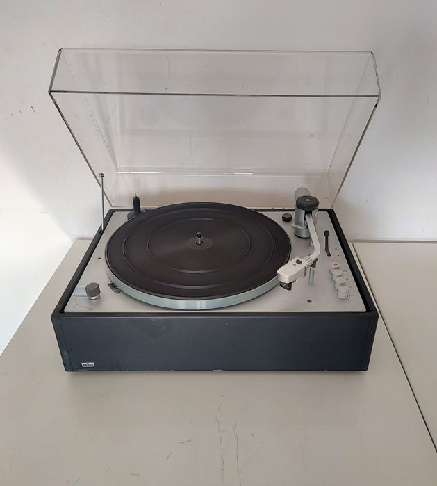 Braun PS-600 , konstrukcja Dieter Rama . Gramofon 220v
