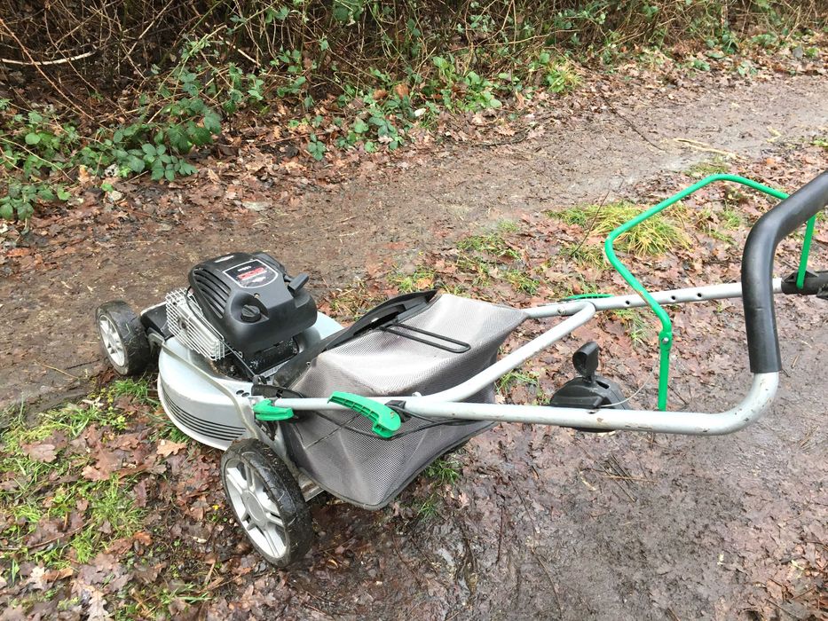 Gardol z koszem-defekt