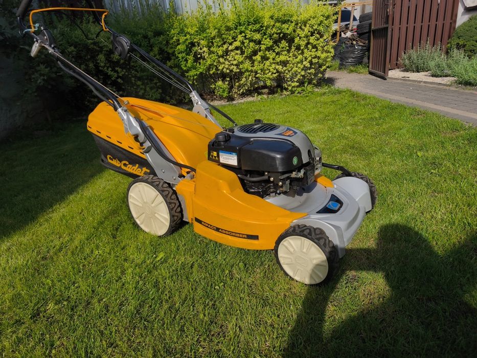 Kosiarka spalinowa z napędem Cub Cadet MTD z rozrusznikiem