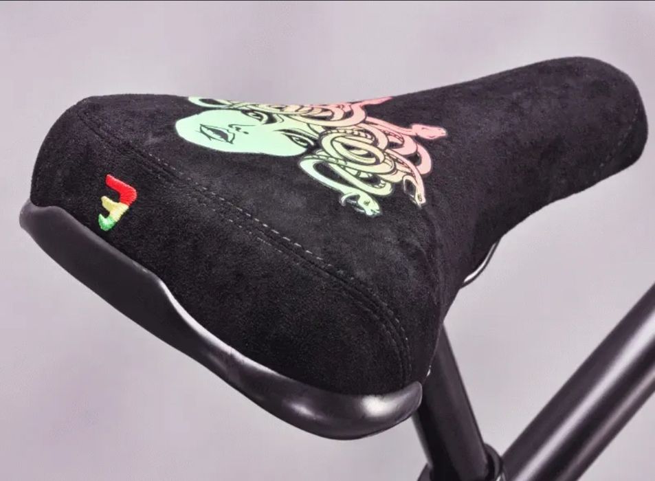 Rower dirt, street, wheelie