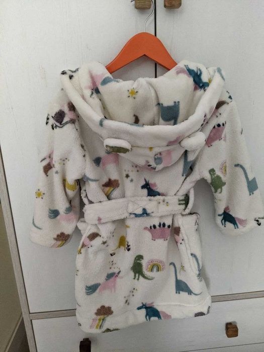 Дитячий дуже милий халат в динозаври Next 3-4 роки, може і хлопчику