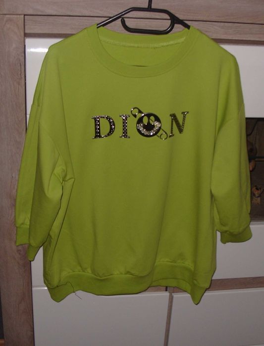 MEGI Bluza kolor _jabłuszko _Dion_ Agrafka cyrkonie_r. S/M/L