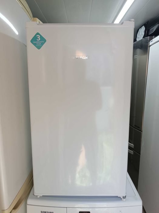 Продам маленький холодильник 85см.